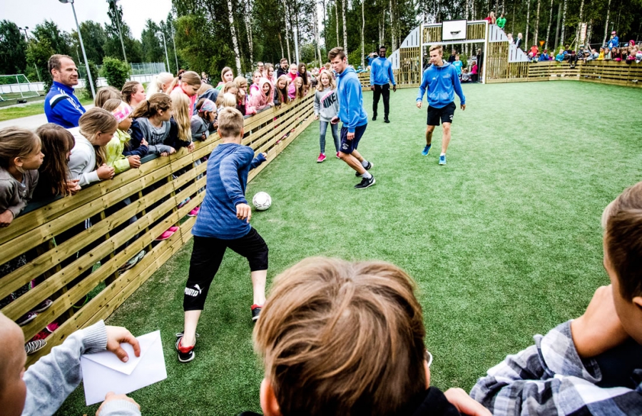 Paluu vanhan koulun uudelle kentälle