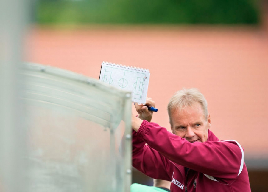 Juha Malinen hyppää RoPSin puikkoihin