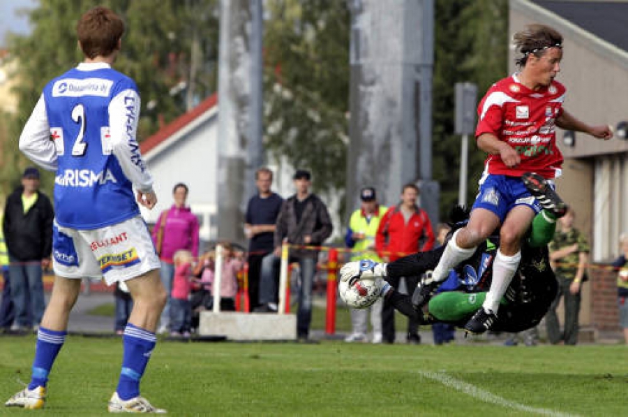 John Allen lensi katsomoon tulikuumassa Lapin derbyssä