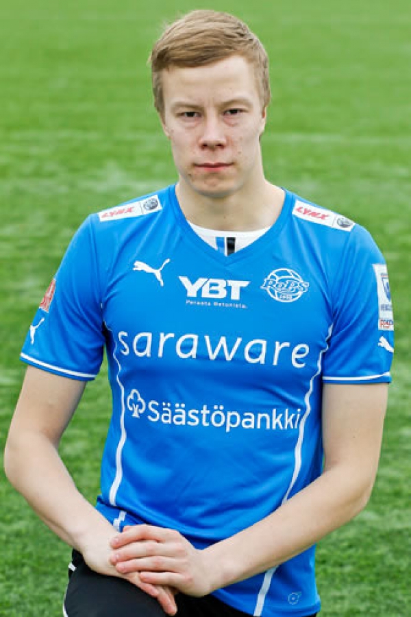 Jarkko Lahdenmäki pelasi täydet minuutit ja iski avausmaalin.